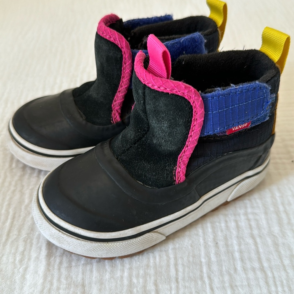 Vans MTE Rubber Boots (6.5C)